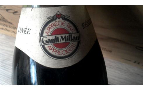 FLES WIJN 1992. GAULT MILLAU COTES-DU-RHONE