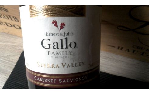 FLES WIJN 2005. GALLO CALIFORNIA