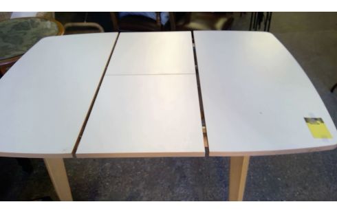 TABLE DE CUISINE MODERNE