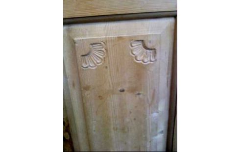 VERTIKO HOLZ HELL 2-TÜRIG 1-SCHUBL. VERZIERT