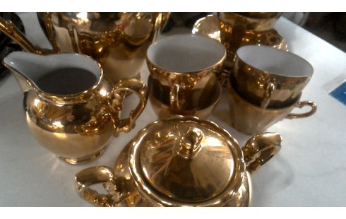 KOFFIESERVIES GOUD MET