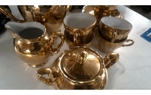 KOFFIESERVIES GOUD MET