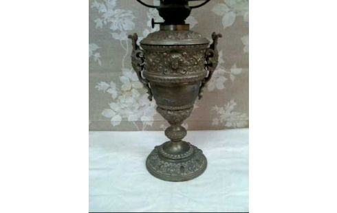 PETROLEUMLAMP METAAL VERSIERD