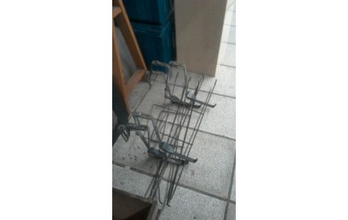 SUPPORT DE  JARDINIERE L' UN