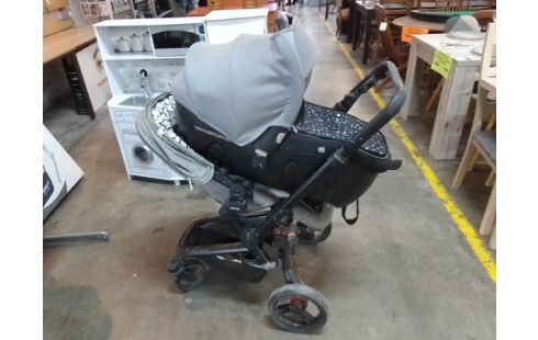 POUSSETTE + COSY JANE