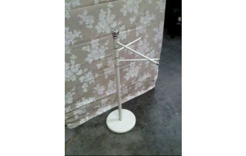 HANDTUCHHALTER METALL WEIß 3-ARMIG