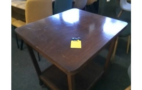 DESSERTE A ROULETTES .