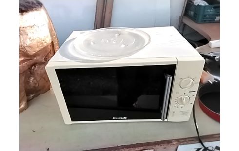 FOUR MICRO ONDES BRANDT+RES