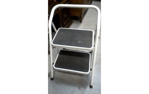 TRITTLEITER 1 WEISS METALL