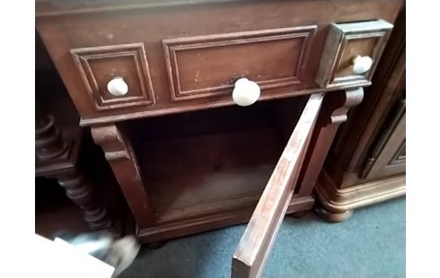 MEUBLE DE TOILETTE ANCIEN AVEC ROBINET