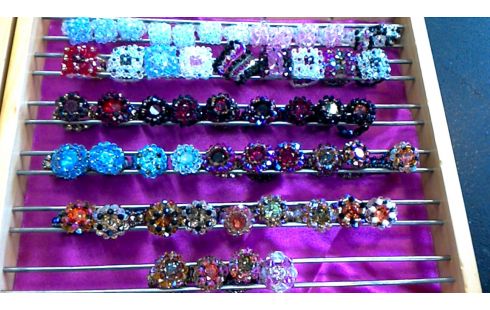 BAGUE EN CRISTAL DE SWAROVSKI    L' UNE