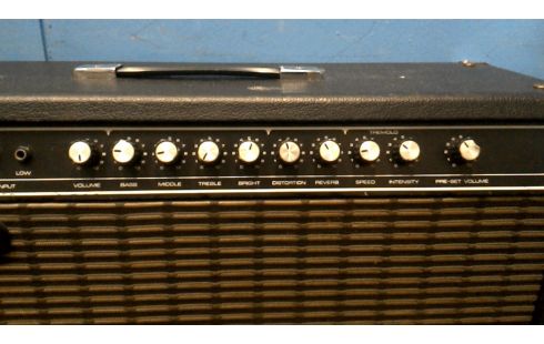 VERSTERKER YAMAHA G100 410