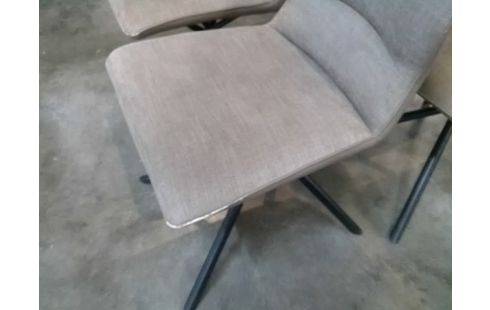 4 CHAISES MODERNE EN L'ETAT