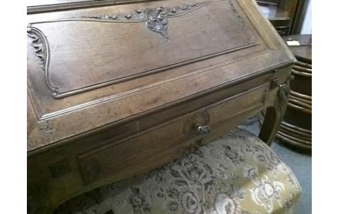 SECRETAIRE STYLE LOUIS XV (MANQUE POIGNEE)