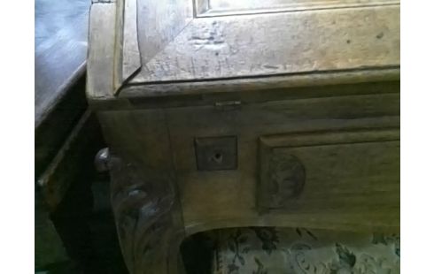 SECRETAIRE STYLE LOUIS XV (MANQUE POIGNEE)