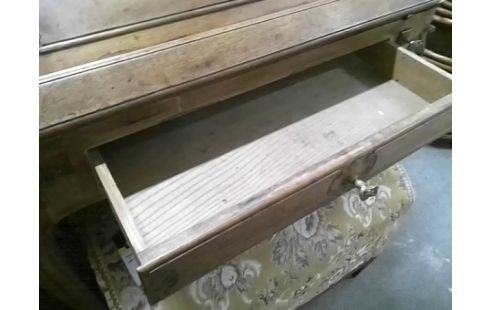 SECRETAIRE STYLE LOUIS XV (MANQUE POIGNEE)