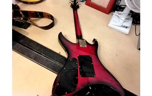 GUITARE ÉLECTRIQUE ARIA DELUXE URCHIN II