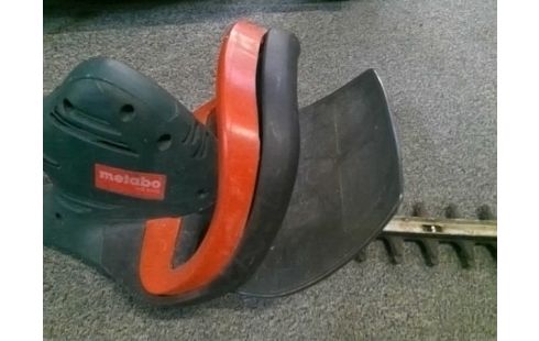 TAILLE HAIE ELECTRIQUE METABO