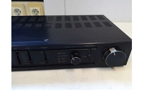 AMPLIFICATEUR GRUNDIG V 4200 MK II
