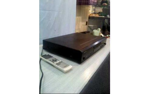 CD-PLAYER <ONKYO> DX-7355