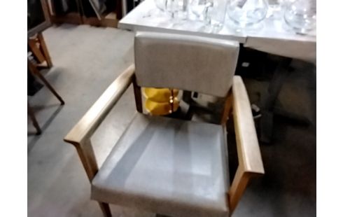 FAUTEUIL BOIS PVC DOSSIER ABIME