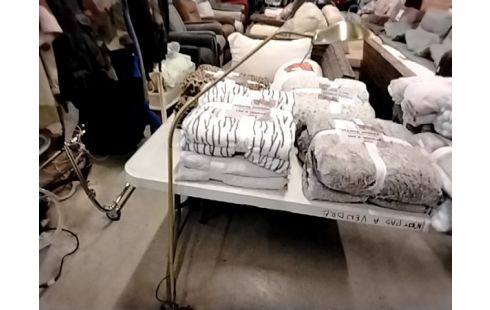 LAMPADAIRE HALOGENE DORE