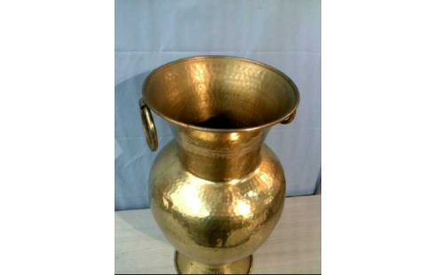 SCHIRMSTÄNDER GOLDFARBEN METALL 2-HENKEL