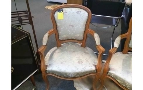 FAUTEUIL STYLE LOUIS XV