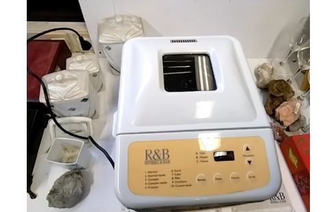 MACHINE A PAIN RIVIERA & BAR