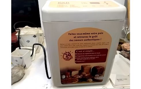 MACHINE A PAIN RIVIERA & BAR