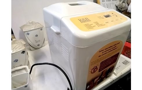 MACHINE A PAIN RIVIERA & BAR