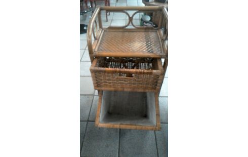 MEUBLE D'APPOINT  ROTIN