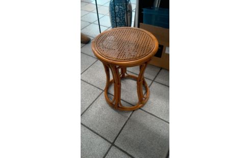 MEUBLE D'APPOINT  ROTIN