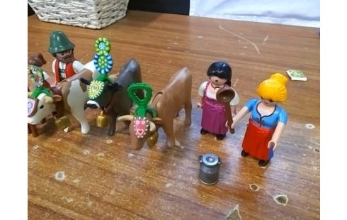 PLAYMOBIL PERSONNAGES AVEC VACHES