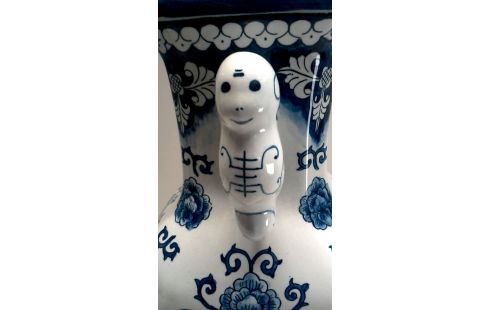 VAAS CHINEES PORCELEIN