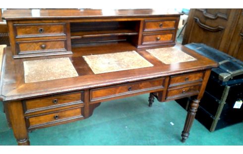 ESCRITORIO ANTIGUO VETA DE CAOBA CUERO LADEN