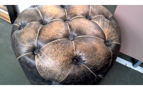 POUF CHESTERFIELD NOIR CUIR