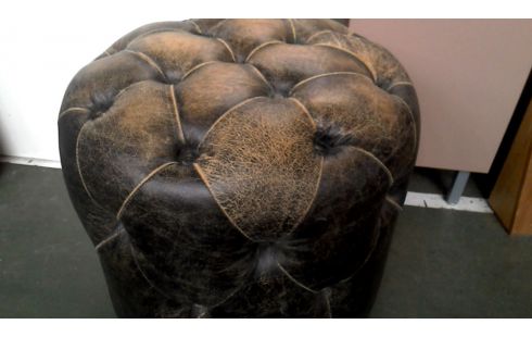 POUF CHESTERFIELD NOIR CUIR