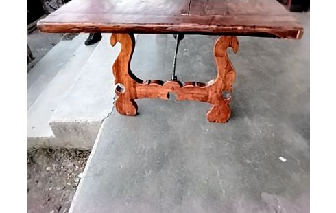 TABLE RECTANGLE BRUTALISTE