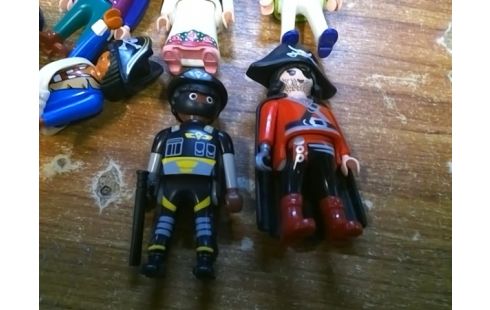 PLAYMOBIL LOT DE 7 PERSONNAGES