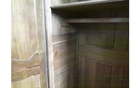 ARMOIRE 2P AVEC PENDERIE ET 3T