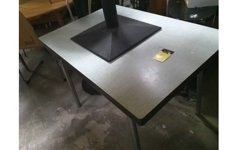 TABLE FORMICA