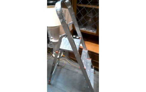 TRAPLADDER ALUMINIUM 4 TREDEN