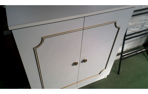 KISTE 1 WEISS 2 TÜREN