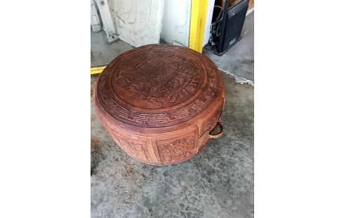 POUF CUIR SCULPTÉ MAYA