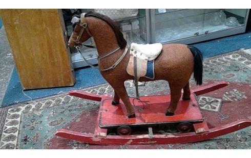 CHEVAL A BASCULE ANNEE 50