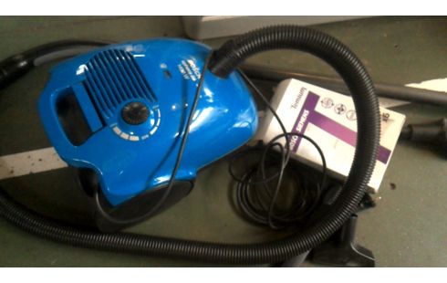 ASPIRATEUR BOSCH BLEUE