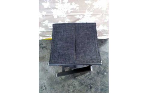 TABOURET PLIANT GRIS CAPITONNE