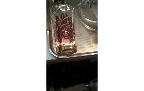 KARAF MET 6 GLAZEN  BLOEMDECOR ZWART/GOUD