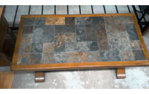 MESA BAJA CON AZULEJOS